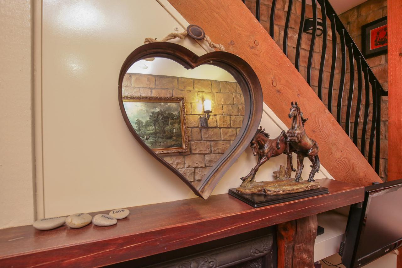 The Stable On Olive Apartment มิลดูรา ภายนอก รูปภาพ